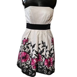 A.P.N.Y. Size 8 Strapless Dress